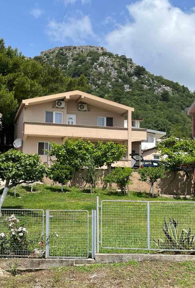 Apartmani Joca 苏托莫雷 外观 照片